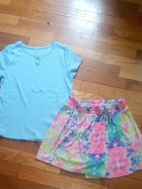 Girls XL  Light Blue Tee with Multicolor Tie-Dye Shorts